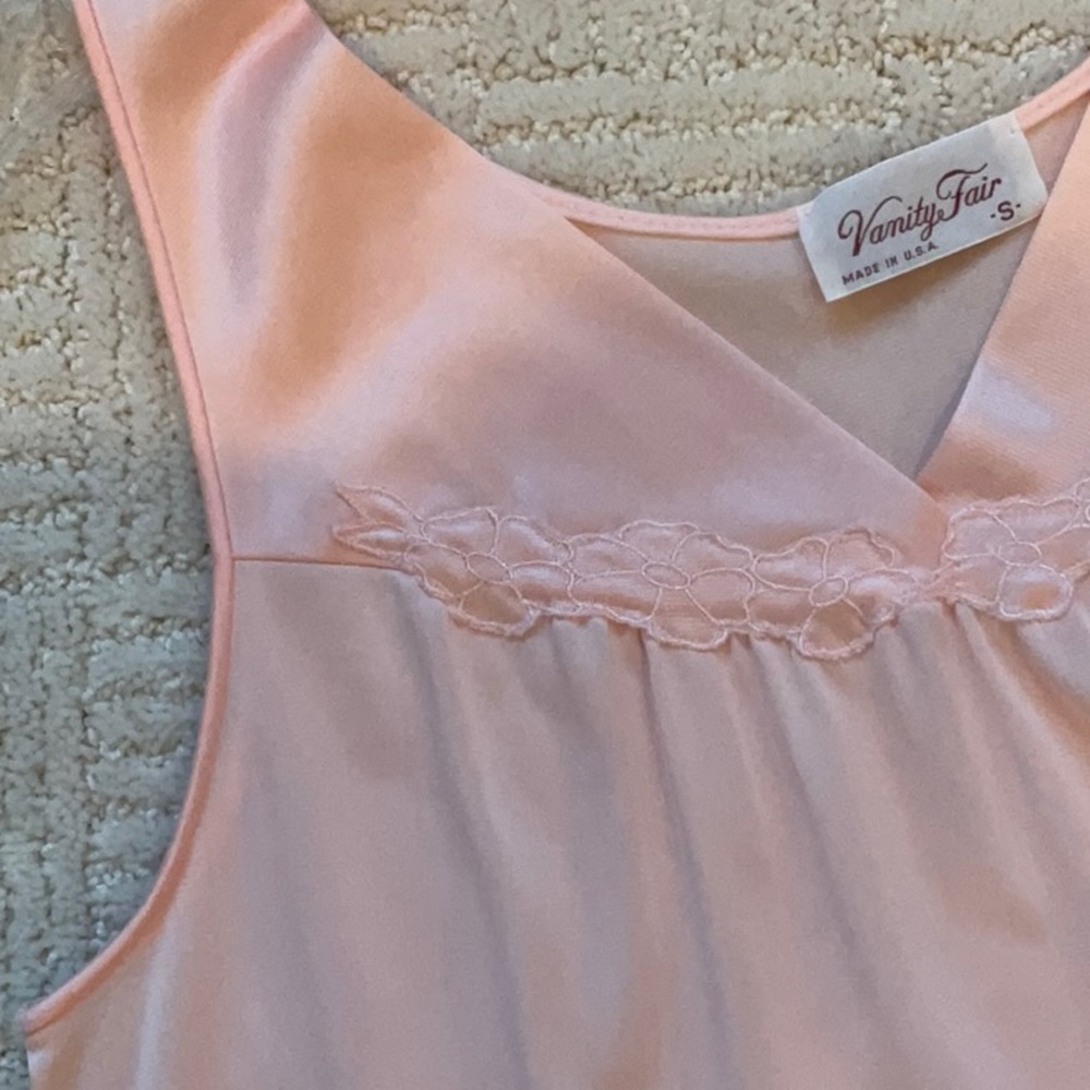 Vanity Fair Vintage Nightgown and Matching Robe - Size Small - Picture 8 of 15